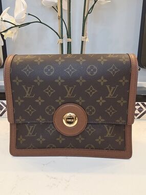 Louis Vuitton Monogram Canvas Crossbody Bag in Brown